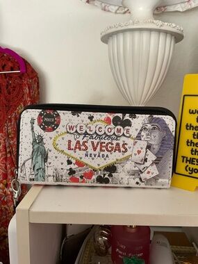 Las Vegas Print Zip-Around Wallet - White/Multi